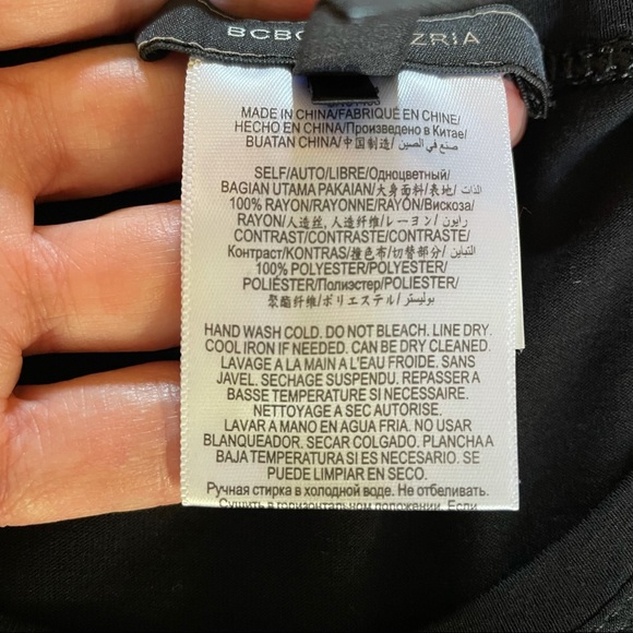 BCBG BLACK SLEEVELESS TOP - Picture 5 of 6